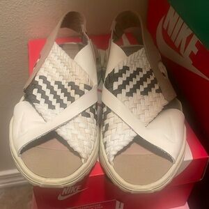 Huarache ultra sandals